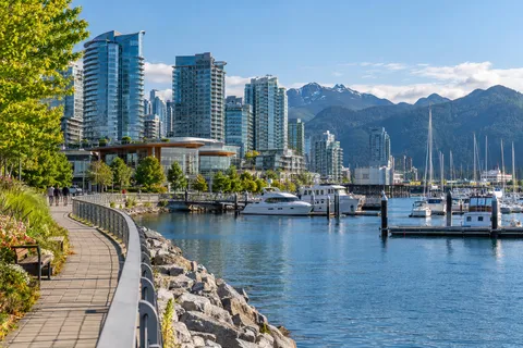 AI illustration: pacific coastal city and promenade