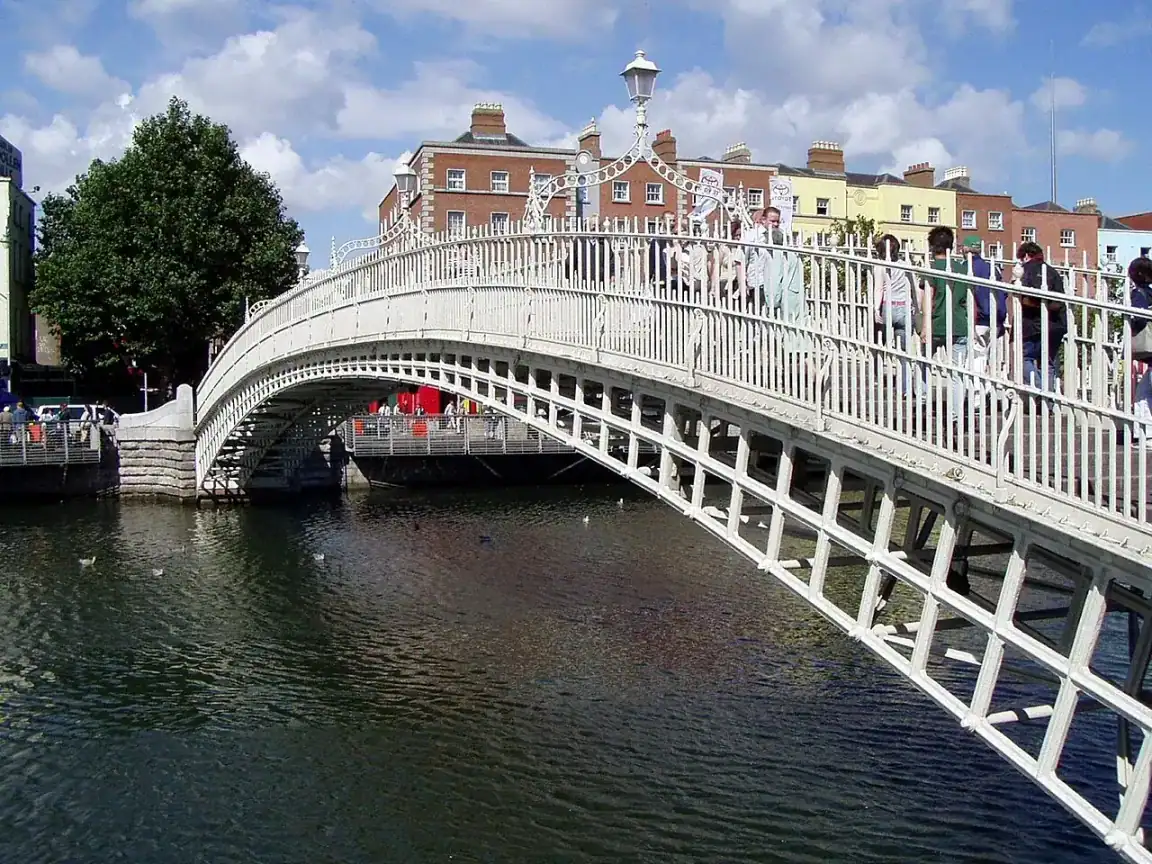 Ha’penny Bridge over the Liffey in Dublin