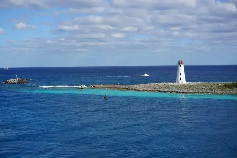 Photographic view of Paradise Island